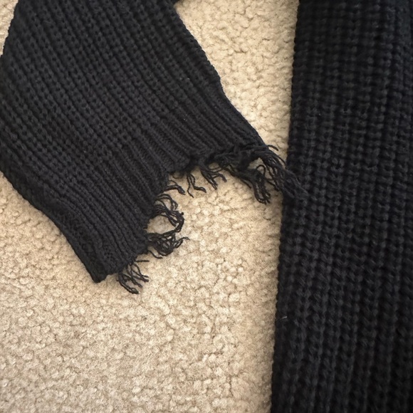 Black V-Neck Women's Sweater Long with Fringe Comfortable XL NWOT - Picture 2 of 4